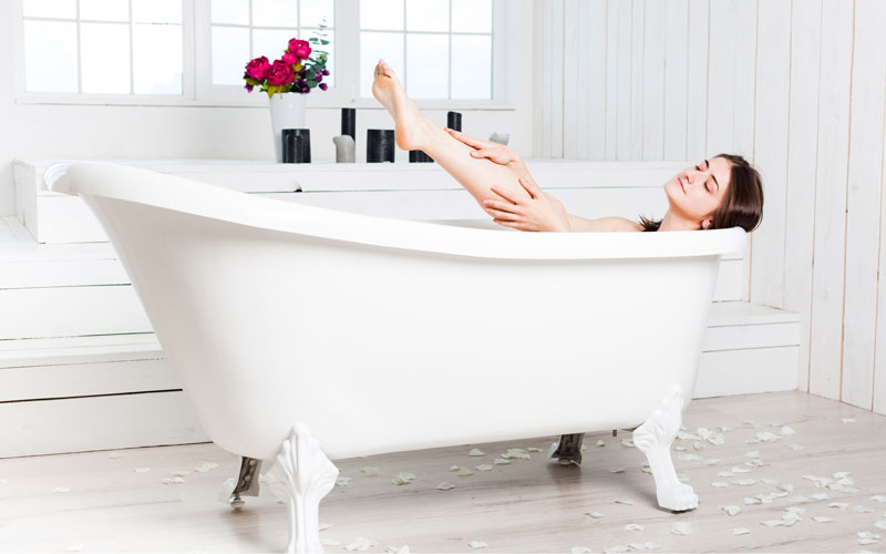Mujer en bañera