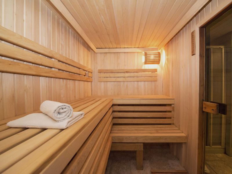 Qué hacer antes de entrar a una sauna: pasos a seguir
