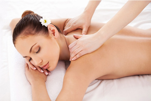 Masajes drenantes y tratamientos corporales ideales para el calor del verano